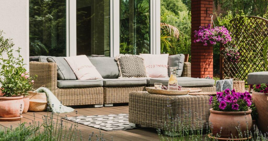 Imagen de pequeños arreglos del hogar en terraza
